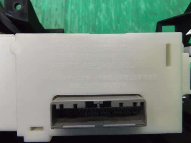 A/C Control Panel HONDA Fit 2010 DAA-GP1 — photo 2