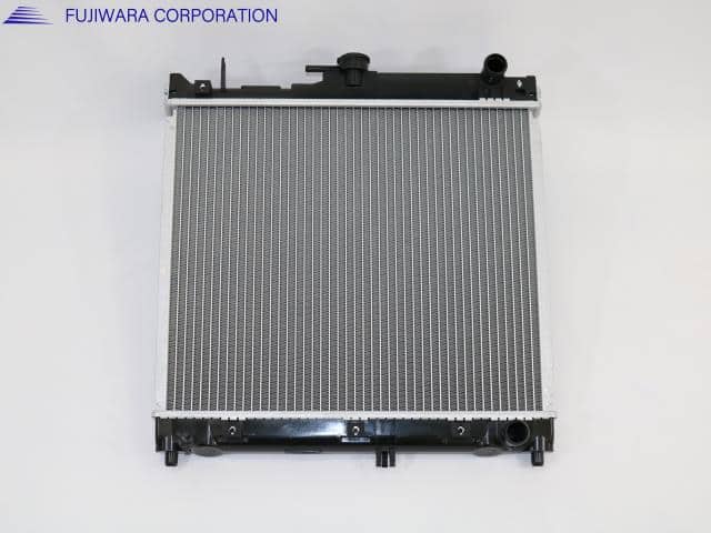 Radiator SUZUKI Jimny 2010 ABA-JB23W 1640061L00 — photo 1