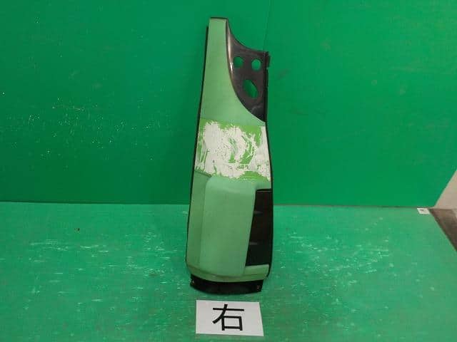 Right Front Side Body Panel ISUZU ISUZU LARGESIZE CAR 2004 KL-CXG23X4 — photo 1