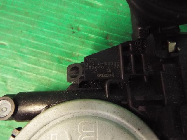 Front Right Door Regulator TOYOTA Passo 2011 DBA-KGC30 — photo 2