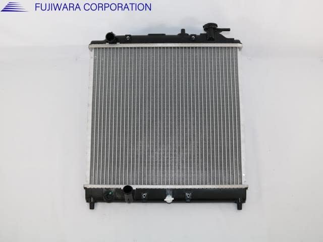 Radiator HONDA Vamos 2001 LA-HM2 — photo 1