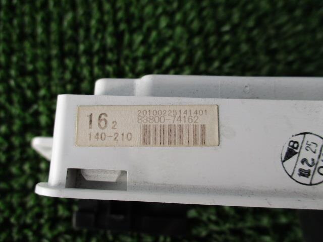 Speedometer TOYOTA IQ 2009 DBA-NGJ10 — photo 4