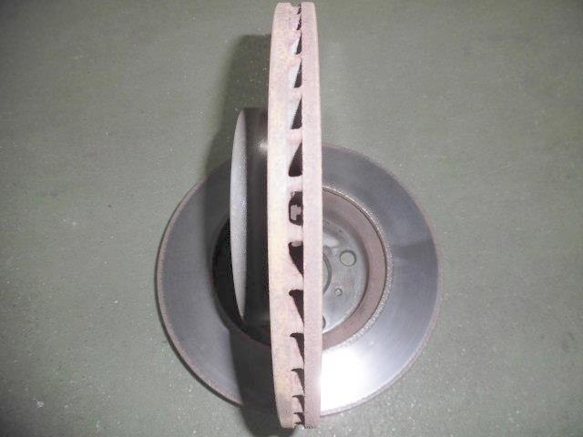 Front Disk Rotor TOYOTA Will Cypha 2004 CBA-NCP75 — photo 2