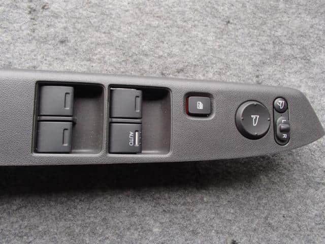 Power Window Switch HONDA Life DBA-JC1 — photo 1
