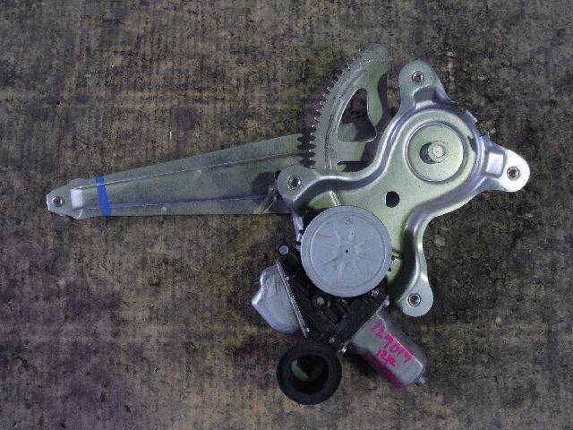 Rear Right Door Regulator TOYOTA Mark X 2009 DBA-GRX130 — photo 1