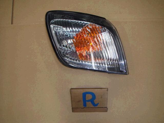 Right Side Marker Light TOYOTA Ipsum 1996 E-SXM10 — photo 1
