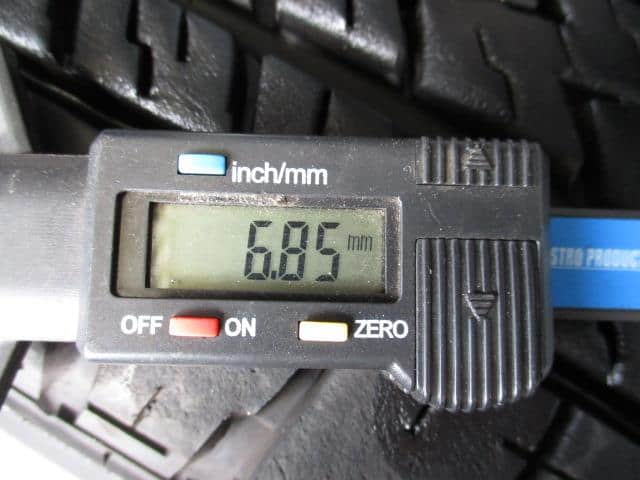 Tire CHRYSLER Jeep grand cherokee 2003 GH-WJ40 — photo 2