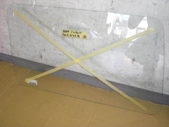 Side Windshield MITSUBISHI Minicab 1989 M-U14V — photo 1