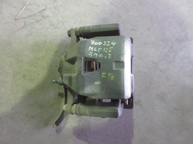 Front Right Caliper TOYOTA Ractis 2011 DBA-NCP125 — photo 2