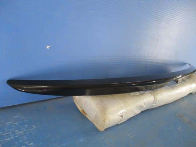 Rear Spoiler MAZDA Axela 2015 BHN150960A — photo 2