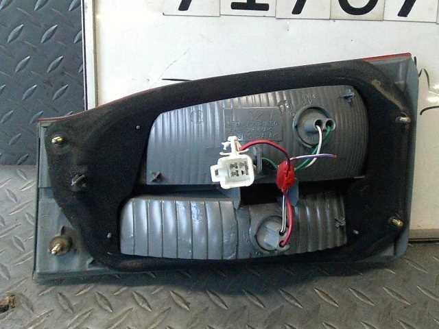Light TOYOTA Vista Ardeo 1999 GF-SV55 — photo 3