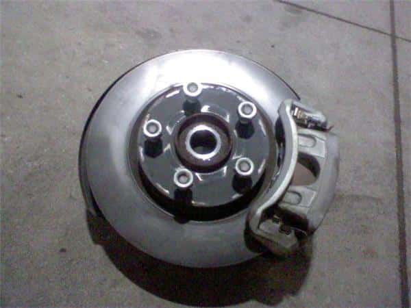 Front Right Knuckle Hub Assembly NISSAN JUKE 2010 DBA-YF15 — photo 1