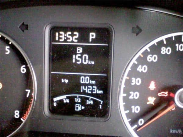 Speedometer VOLKSWAGEN Polo 2013 DBA-6RCBZ 6R0920860KX — photo 2
