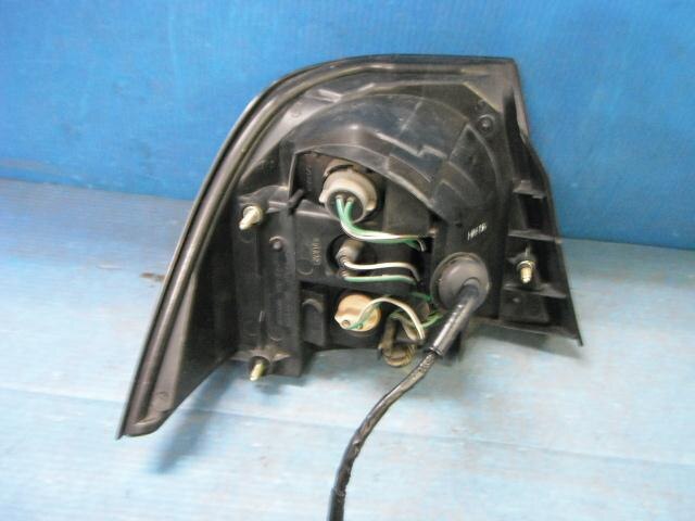 Right Tail Light TOYOTA Vista 1998 GF-ZZV50 — photo 2