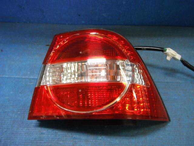 Right Tail Light TOYOTA Vista 1998 GF-ZZV50 — photo 1
