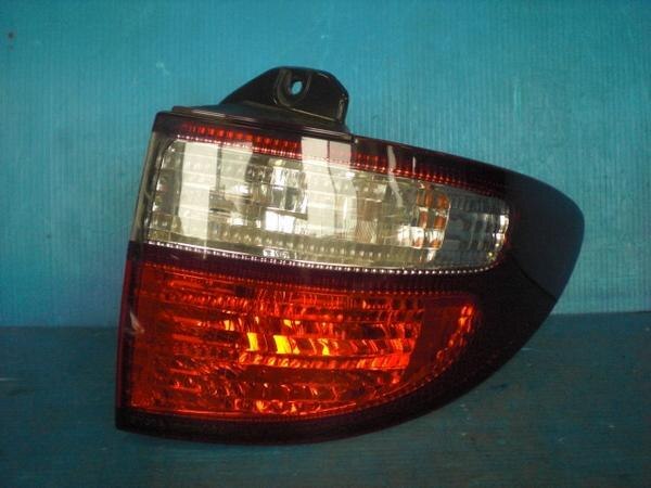 Right Tail Light TOYOTA Estima 2000 GH-ACR40 — photo 1