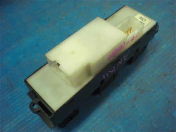Power Window Switch NISSAN March 1999 GH-ANK11 — photo 2