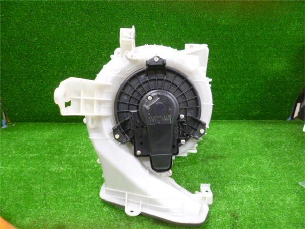 Blower Motor TOYOTA Prius 2010 DAA-ZVW30 — photo 1