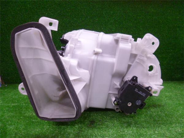 Blower Motor TOYOTA Prius 2010 DAA-ZVW30 — photo 2