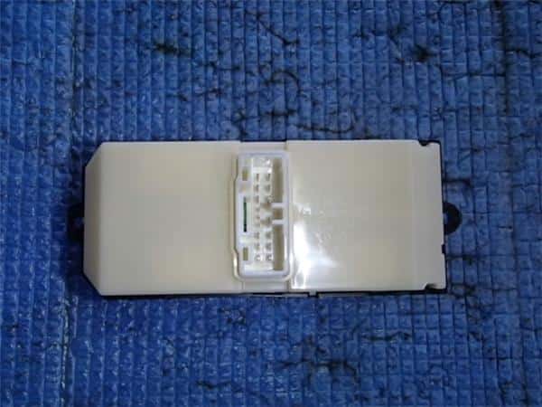 Power Window Switch DAIHATSU Move 2015 DBA-LA160S — photo 2
