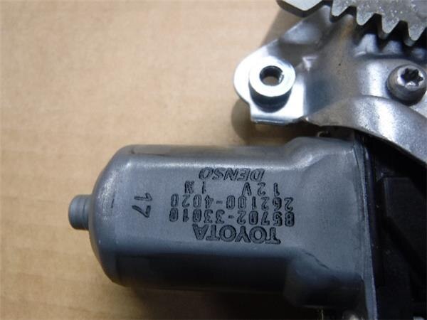 Front Left Door Regulator TOYOTA Corolla Fielder 2011 DBA-NZE144 — photo 2