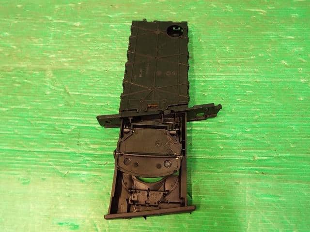 Interior Parts BMW 3 Series 2005 ABA-VA20 — photo 3