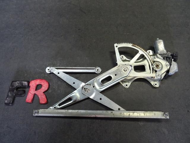 Front Right Door Regulator TOYOTA IST 2009 DBA-NCP110 — photo 2