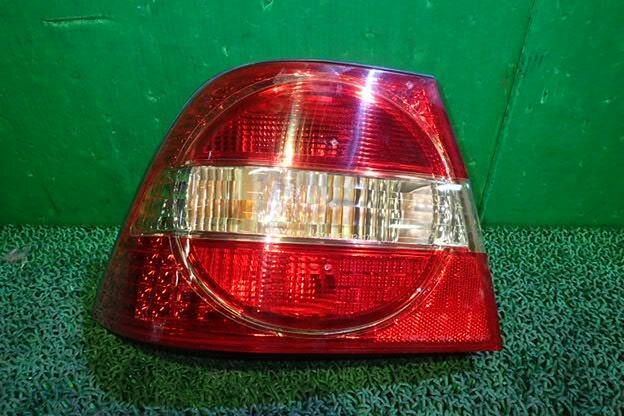 Left Tail Light TOYOTA Vista 2000 GF-SV50 — photo 1