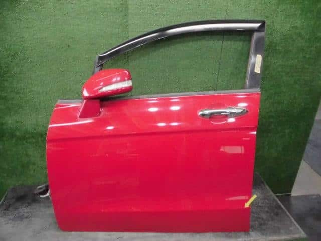 Front Left Door Assembly HONDA Edix 2004 DBA-BE3 — photo 1