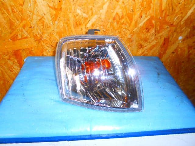 Right Side Marker Light MAZDA Demio 2001 LA-DW3W D26751060B — photo 2