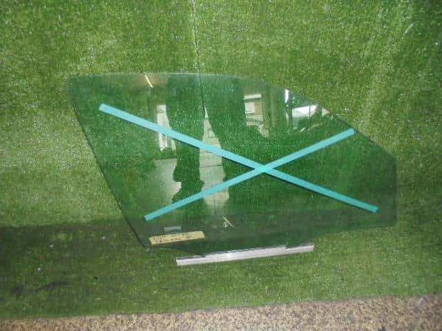 Front Right Door Windshield MERCEDES-BENZ Benz m class — photo 1