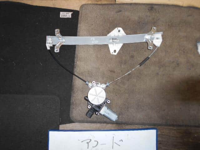 Front Left Door Regulator HONDA Accord 2004 ABA-CL9 — photo 1
