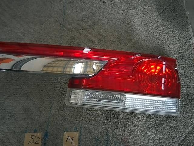 Rear Finish Panel HONDA Step Wagon 2005 DBA-RG1 — photo 3