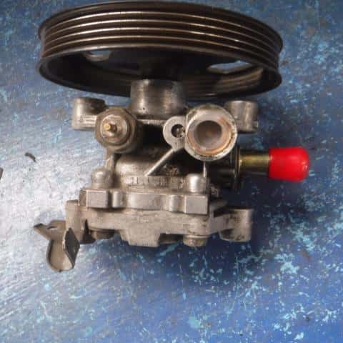 Power Steering Pump MITSUBISHI Mirage dingo 2001 GF-CQ2A — photo 3