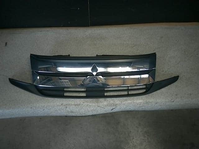 Radiator Grille MITSUBISHI Ek custom 2013 DBA-B11W — photo 1