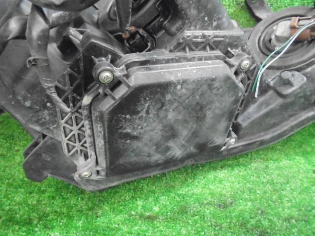 Left Headlight TOYOTA Estima 2001 ZA-AHR10 — photo 3