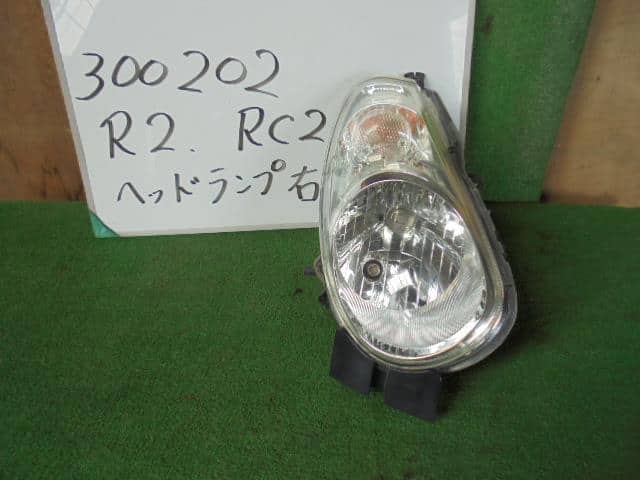 Right Headlight SUBARU R2 2007 DBA-RC2 84001KG020 — photo 1