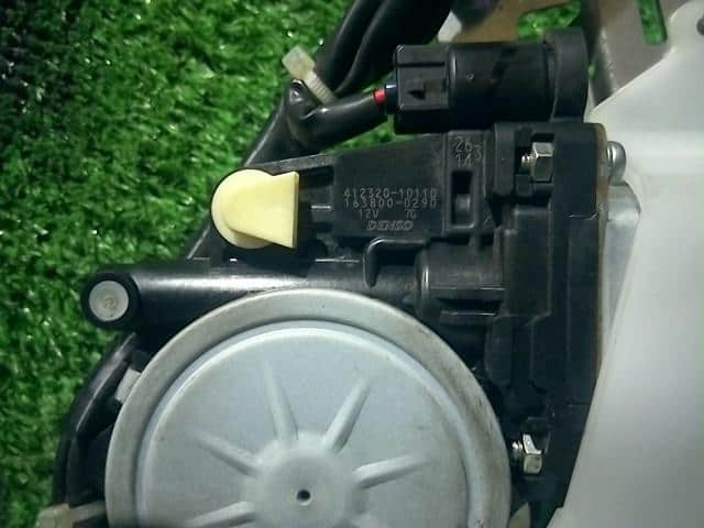 Door Closer Motor NISSAN Serena 2005 CBA-C25 — photo 2