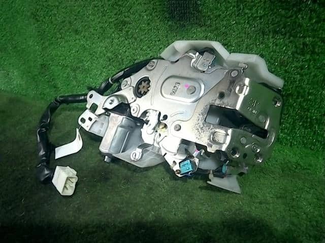 Door Closer Motor NISSAN Serena 2005 CBA-C25 — photo 4