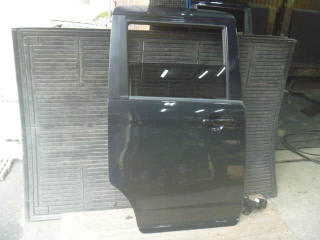 Rear Right Door Assembly NISSAN Roox 2012 DBA-ML21 — photo 1