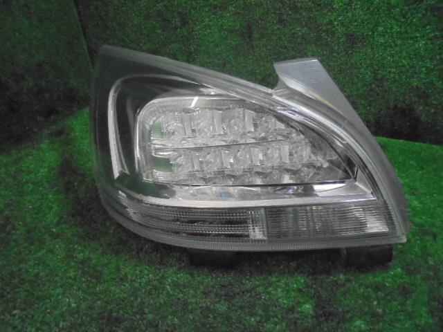 Left Tail Light TOYOTA Mark X Zio 2008 DBA-ANA10 — photo 1