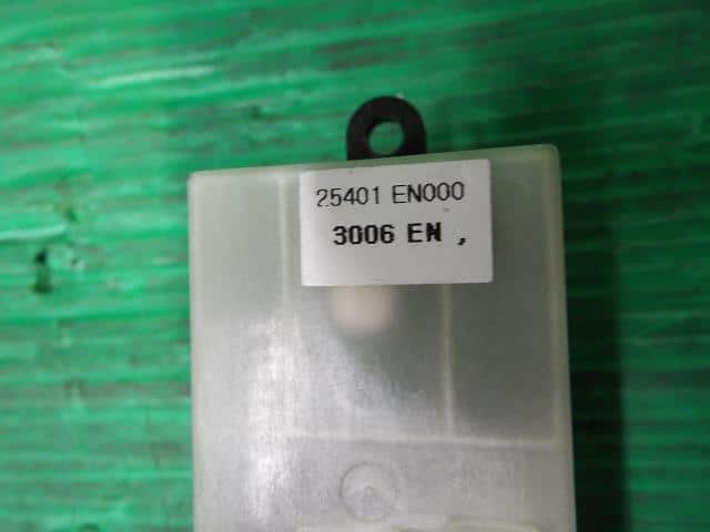 Power Window Switch NISSAN Serena 2006 DBA-CC25 — photo 3