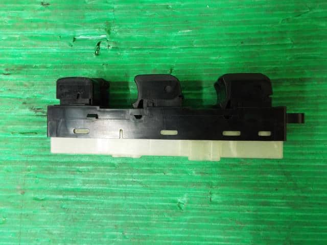 Power Window Switch NISSAN Serena 2006 DBA-CC25 — photo 2