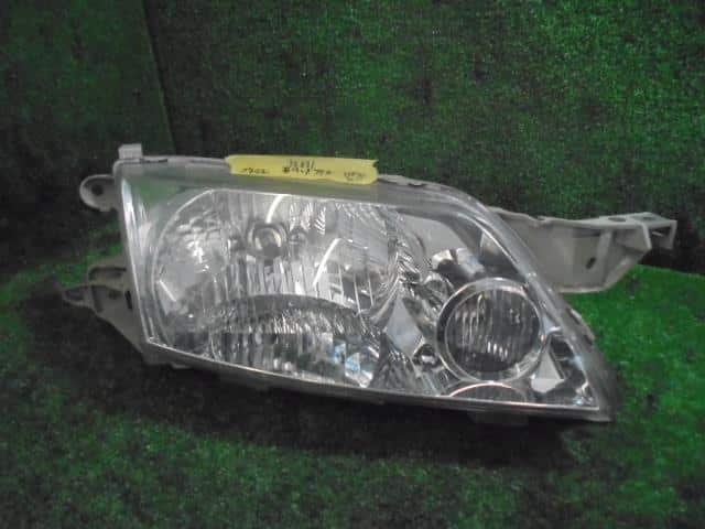 Right Headlight MAZDA Premacy 2004 UA-CP8W — photo 1