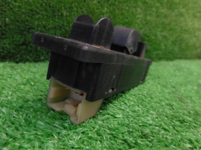 Power Window Switch NISSAN Ad 1998 R-VFY10 — photo 2