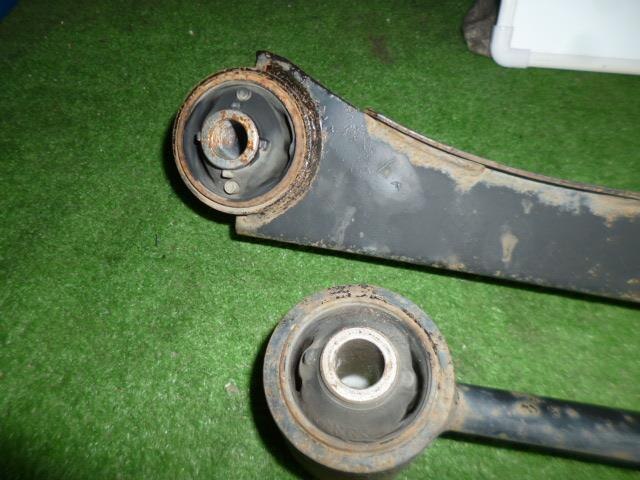 Rear Left Lower Control Arm TOYOTA Liteace 2011 ABF-S412 — photo 3