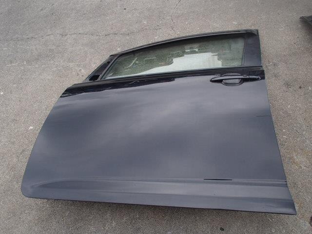 Front Left Door Assembly TOYOTA Ractis 2006 DBA-NCP100 — photo 1