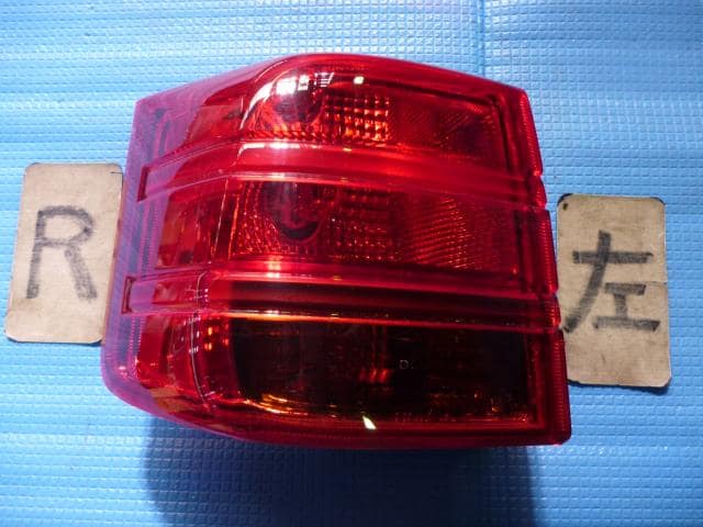 Left Tail Light HONDA Mobilio Spike 2006 DBA-GK1 — photo 1