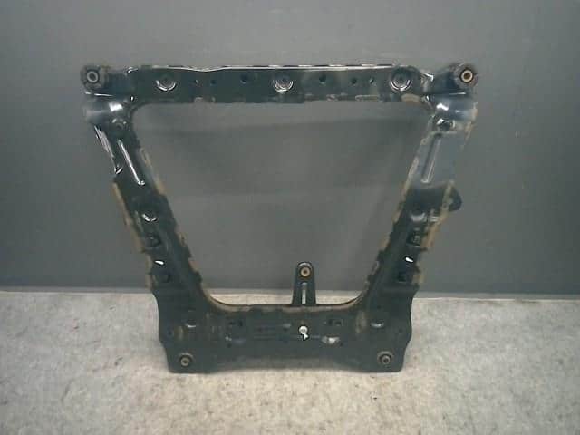 Front Member NISSAN Serena 2012 DAA-HFC26 — photo 1