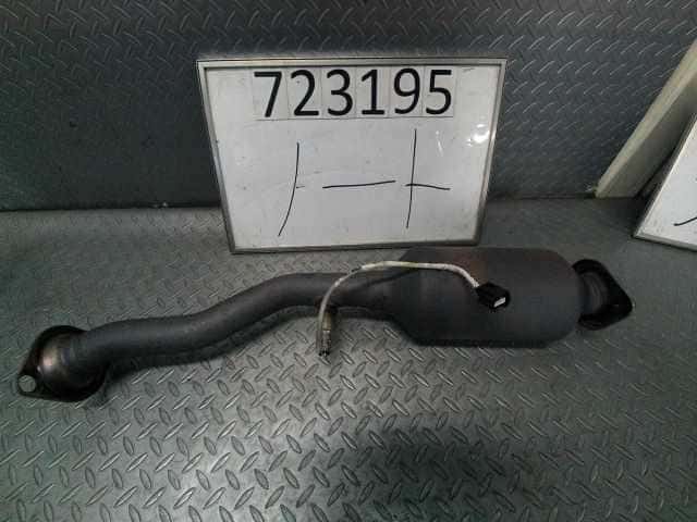 Front Exhaust Pipe NISSAN Note 2013 DBA-NE12 — photo 1